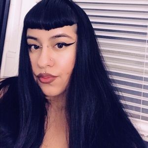 Meet your Posher, Monique